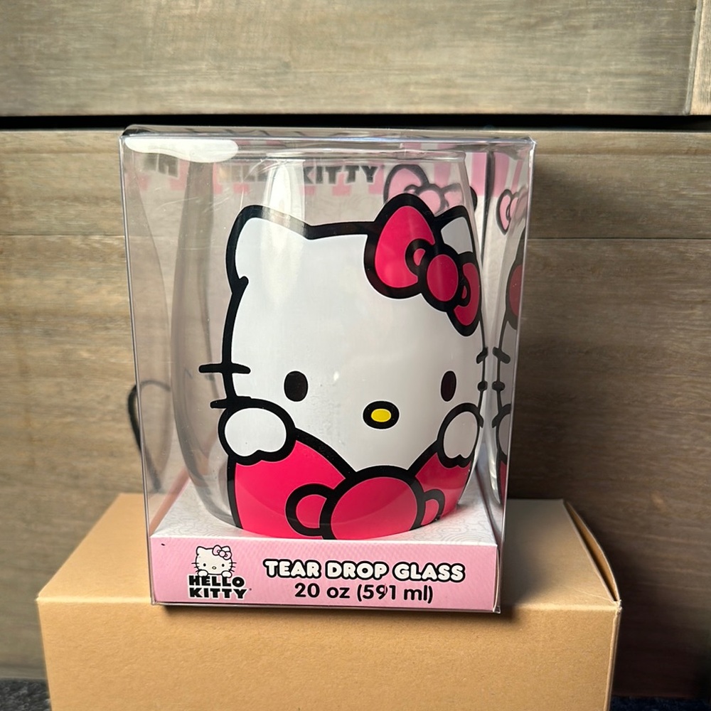 Hello Kitty Tear Drop Glass 20 oz